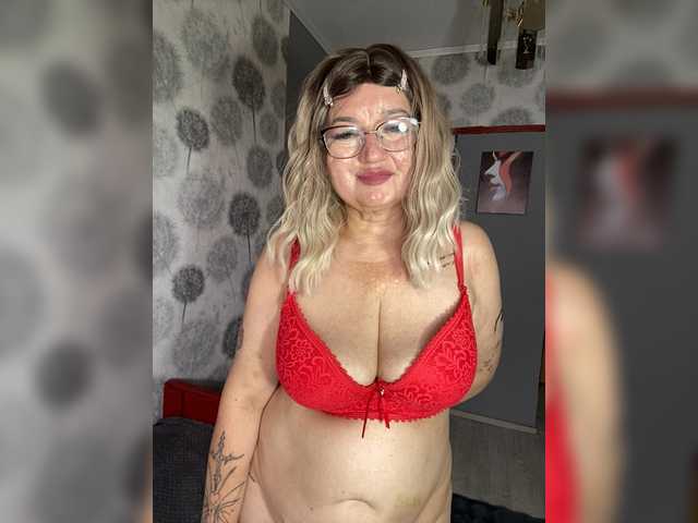 SVETIKBOMBOCHKA live cam on BongaCams