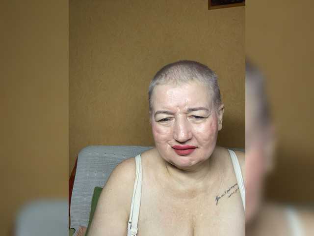 SVETIKBOMBOCHKA's BongaCams show and profile