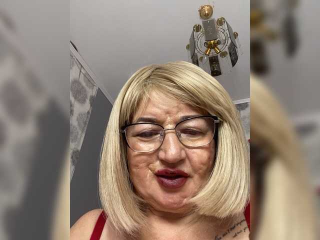 SVETIKBOMBOCHKA live webcam show