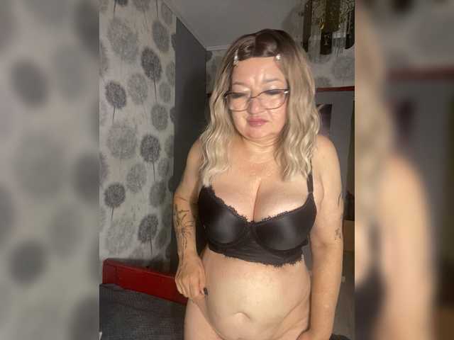 SVETIKBOMBOCHKA live cam on BongaCams