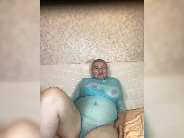 SVETIKBOMBOCHKA live cam