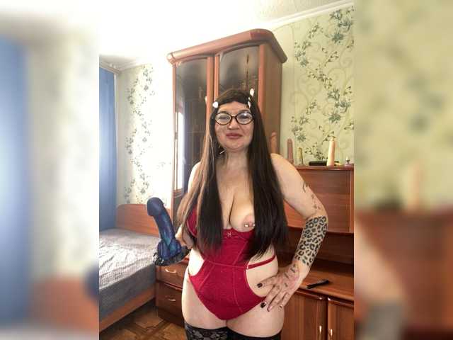 SVETIKBOMBOCHKA, en directo ahora en BongaCams