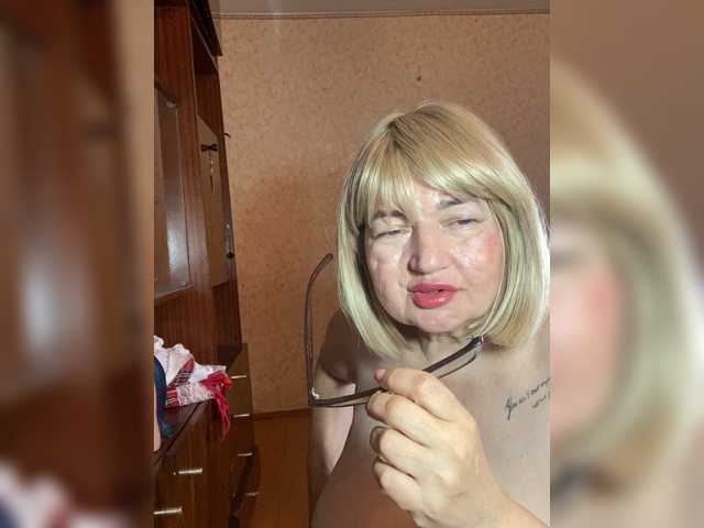 SVETIKBOMBOCHKA live cam on BongaCams