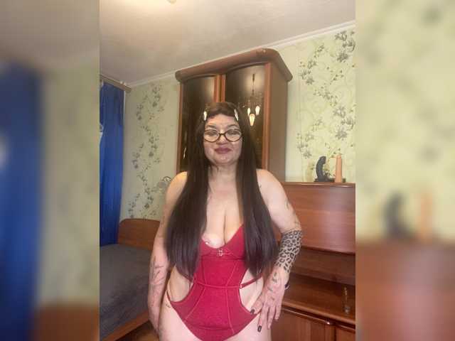 SVETIKBOMBOCHKA, en directo ahora en BongaCams