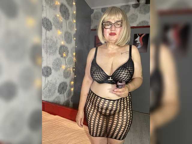 SVETIKBOMBOCHKA live cam on BongaCams