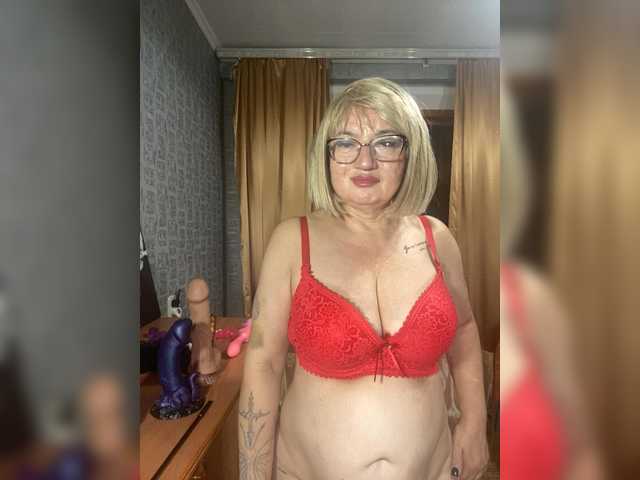 SVETIKBOMBOCHKA live cam on BongaCams