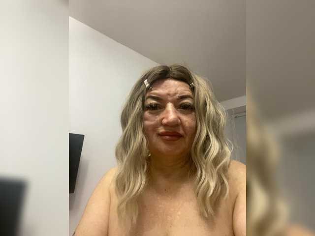 SVETIKBOMBOCHKA live cam on BongaCams