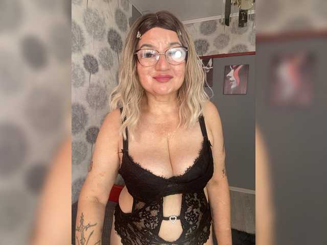 SVETIKBOMBOCHKA live cam on BongaCams