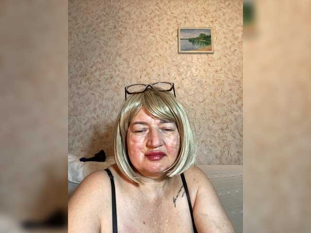 SVETIKBOMBOCHKA live cam on BongaCams