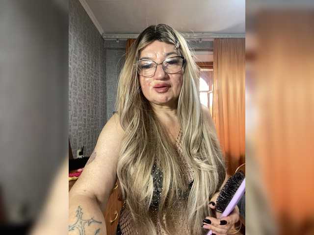 SVETIKBOMBOCHKA live cam on BongaCams