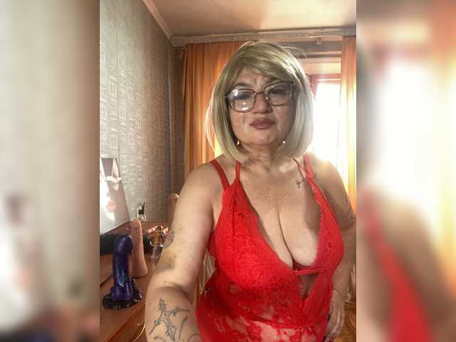 MissTemperament — live female cam