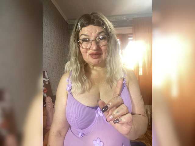 SVETIKBOMBOCHKA live cam on BongaCams