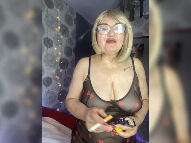 SVETIKBOMBOCHKA live cam on BongaCams
