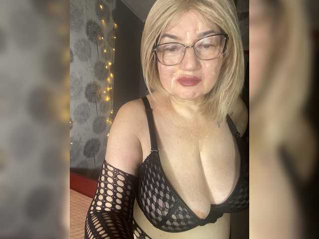 SVETIKBOMBOCHKA live cam on BongaCams