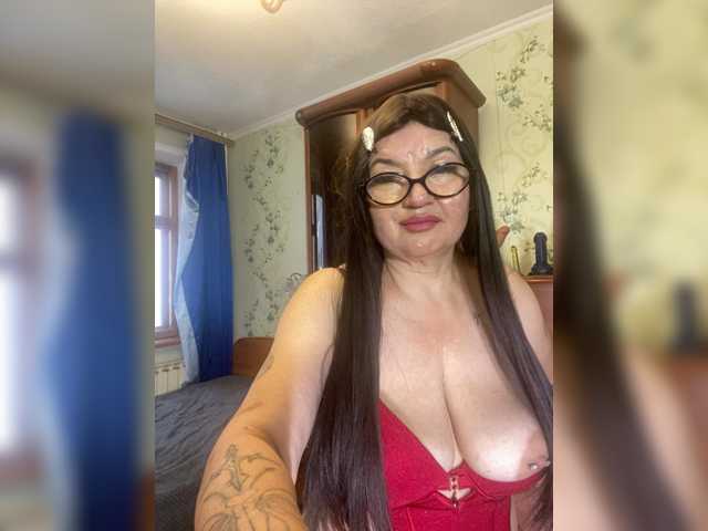SVETIKBOMBOCHKA, en directo ahora en BongaCams