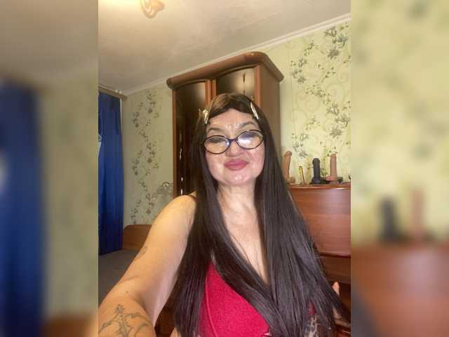 SVETIKBOMBOCHKA, en directo ahora en BongaCams