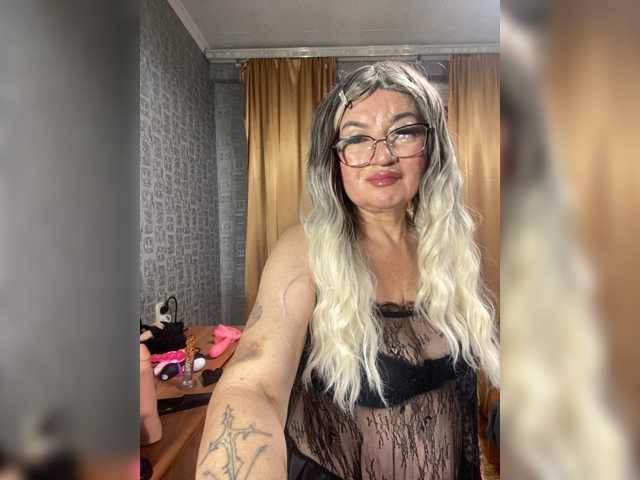 SVETIKBOMBOCHKA live cam on BongaCams