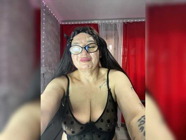 SVETIKBOMBOCHKA live cam on BongaCams
