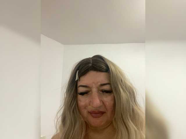 SVETIKBOMBOCHKA live cam on BongaCams