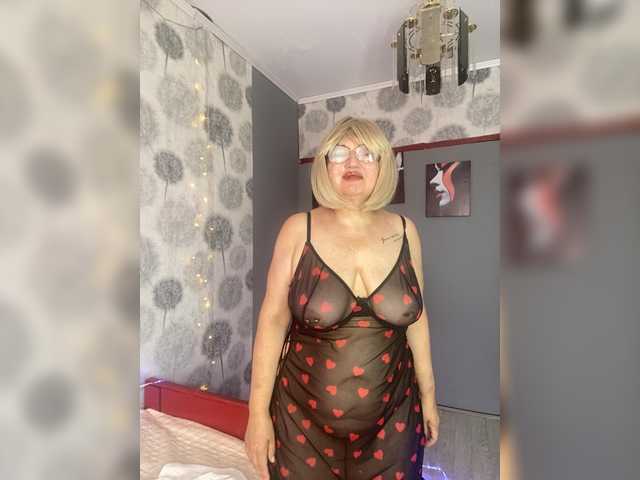 SVETIKBOMBOCHKA live cam on BongaCams
