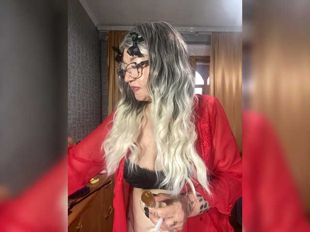 SVETIKBOMBOCHKA live cam on BongaCams