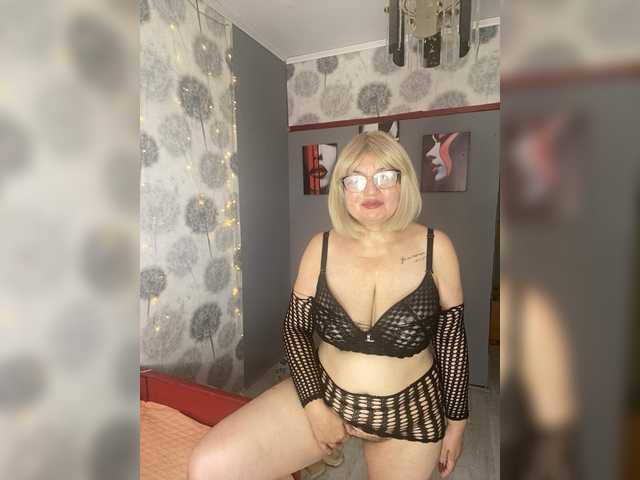 SVETIKBOMBOCHKA live webcam show