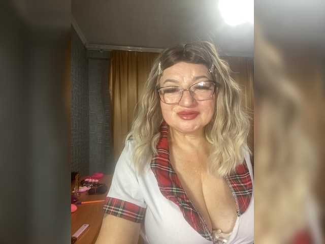 SVETIKBOMBOCHKA live cam on BongaCams