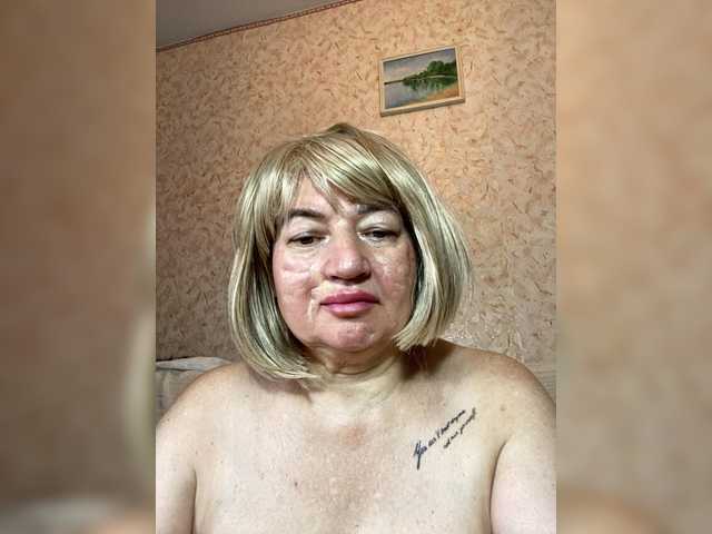 SVETIKBOMBOCHKA live cam on BongaCams