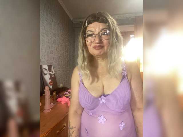 SVETIKBOMBOCHKA live cam on BongaCams