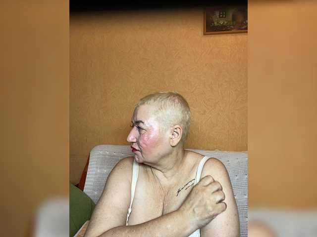 SVETIKBOMBOCHKA's BongaCams show and profile