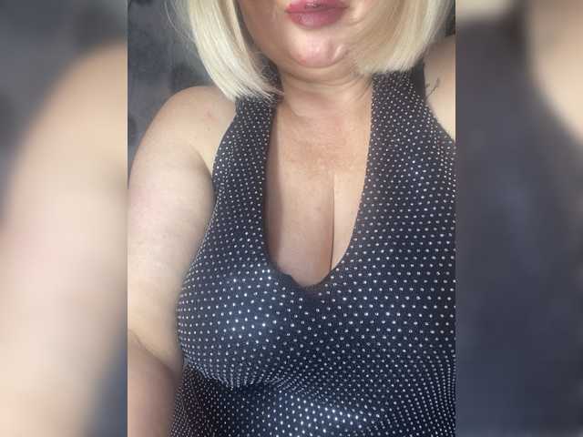 SVETIKBOMBOCHKA live cam on BongaCams