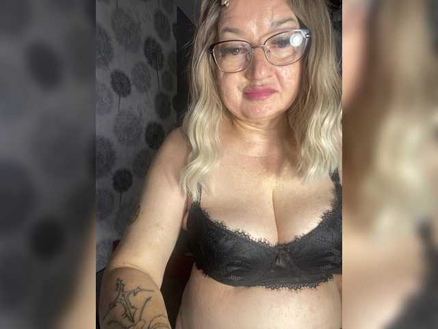 SVETIKBOMBOCHKA live cam on BongaCams