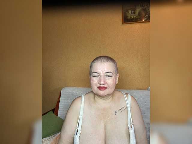 SVETIKBOMBOCHKA's BongaCams show and profile