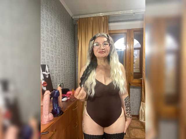 SVETIKBOMBOCHKA live cam