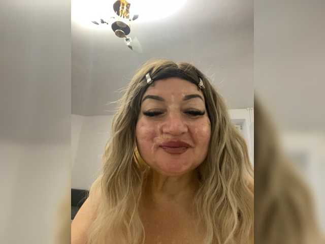 SVETIKBOMBOCHKA live cam on BongaCams
