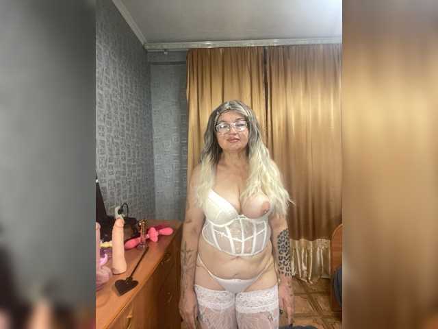 SVETIKBOMBOCHKA live cam on BongaCams