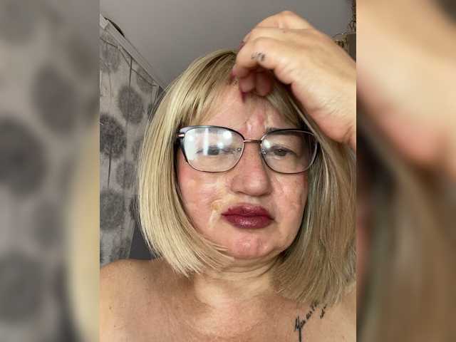 SVETIKBOMBOCHKA live webcam show