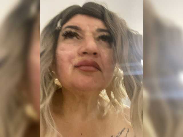 SVETIKBOMBOCHKA live cam on BongaCams