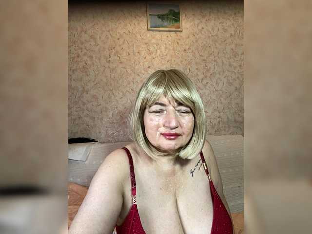 SVETIKBOMBOCHKA live cam on BongaCams