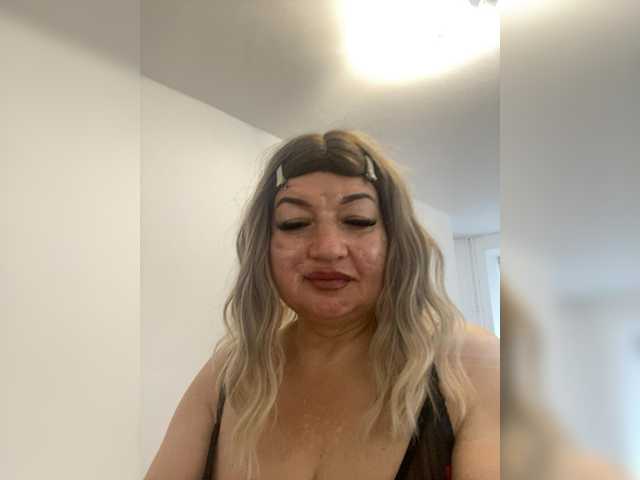 SVETIKBOMBOCHKA live cam
