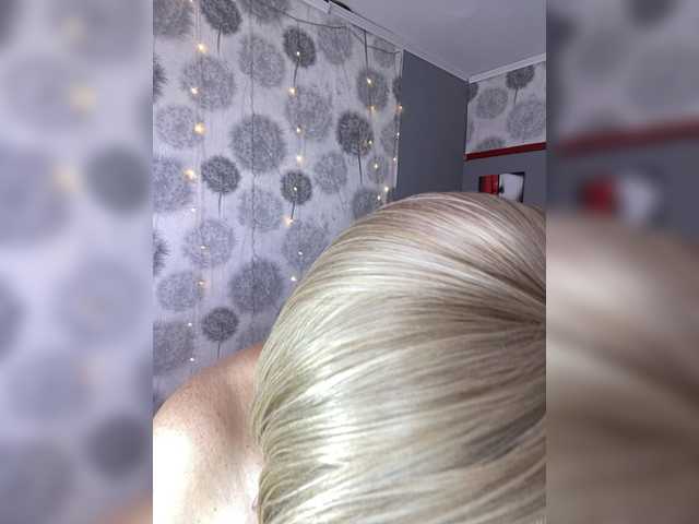SVETIKBOMBOCHKA live cam on BongaCams