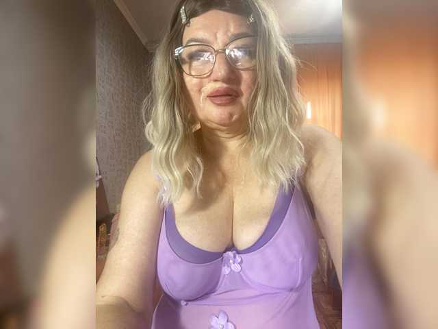 SVETIKBOMBOCHKA live cam on BongaCams