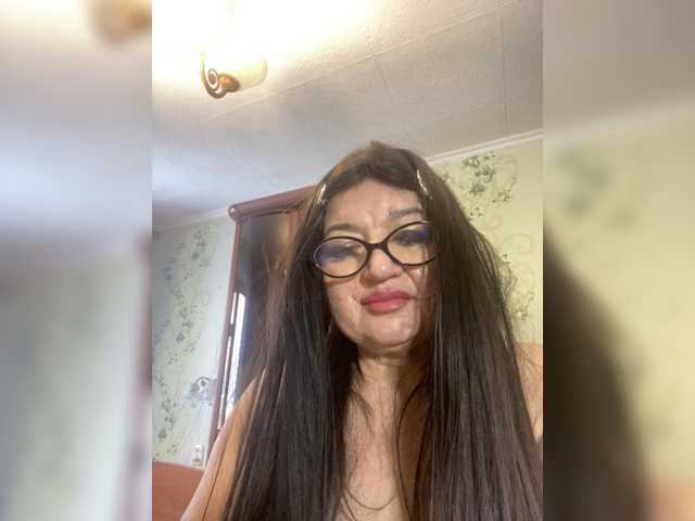 SVETIKBOMBOCHKA, live now on BongaCams