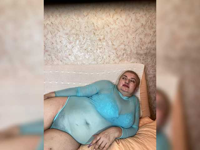 SVETIKBOMBOCHKA live cam
