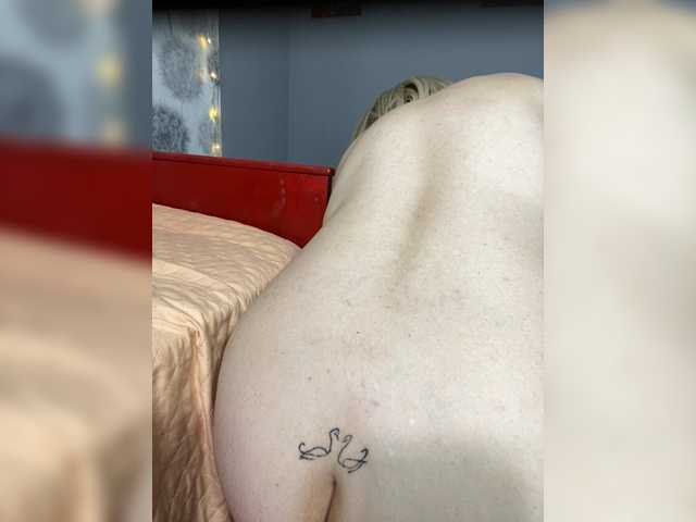 SVETIKBOMBOCHKA live cam on BongaCams