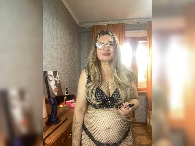 SVETIKBOMBOCHKA live cam on BongaCams