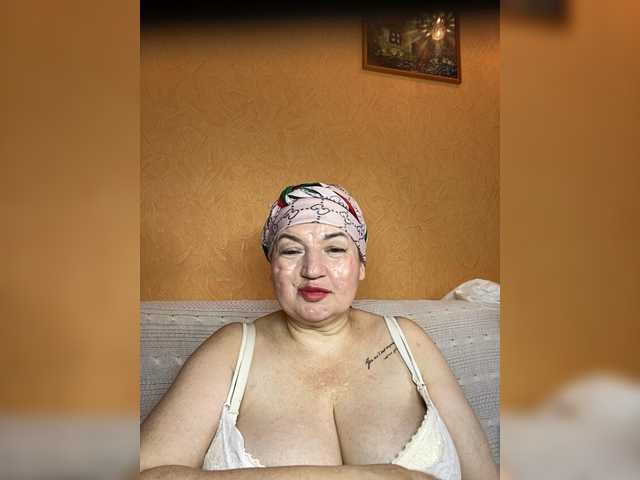 SVETIKBOMBOCHKA's BongaCams show and profile