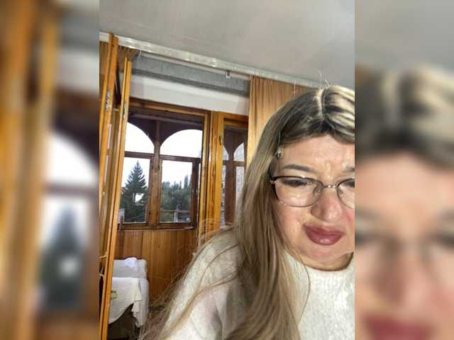 SVETIKBOMBOCHKA live cam on BongaCams