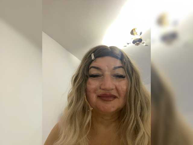 SVETIKBOMBOCHKA live cam on BongaCams
