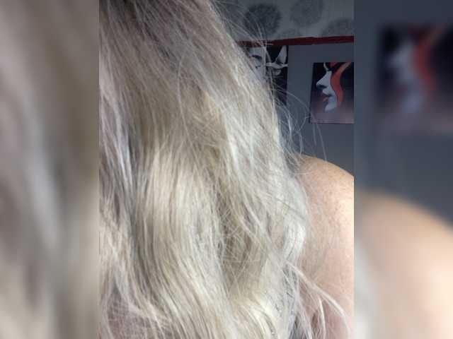 SVETIKBOMBOCHKA live cam on BongaCams